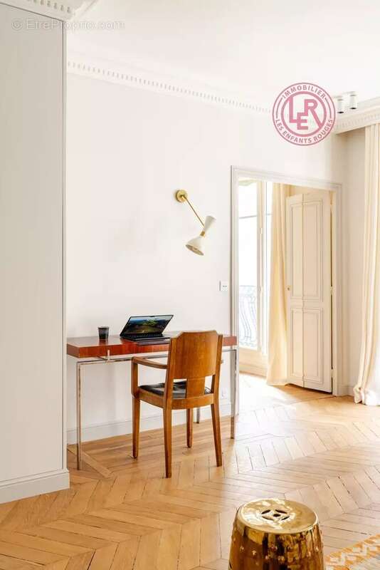 Appartement à PARIS-4E