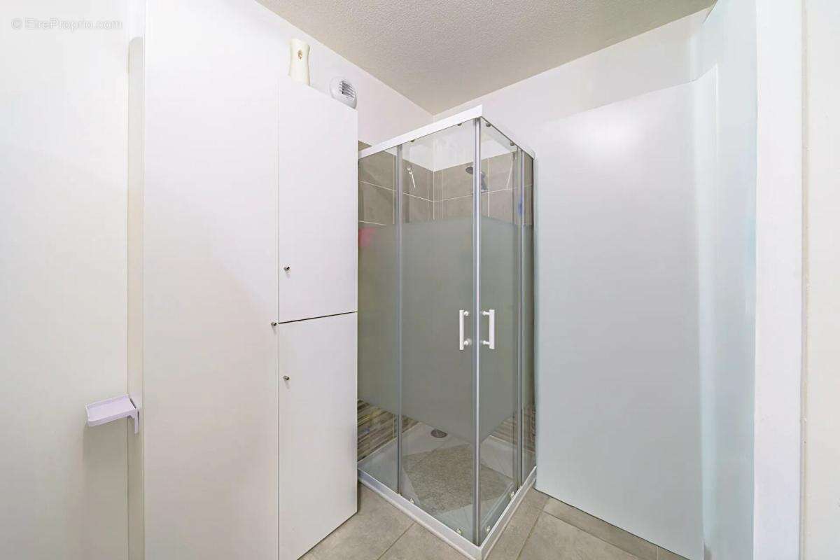 Appartement Le Castellet 2 pièce(s)  en rez de jardin 41.85 m2 avec parking en sous sol - photo 9