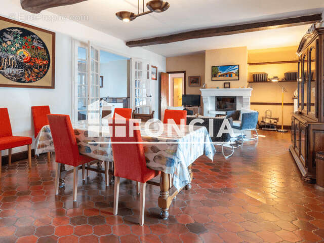 Maison à SAINTE-LIVRADE-SUR-LOT