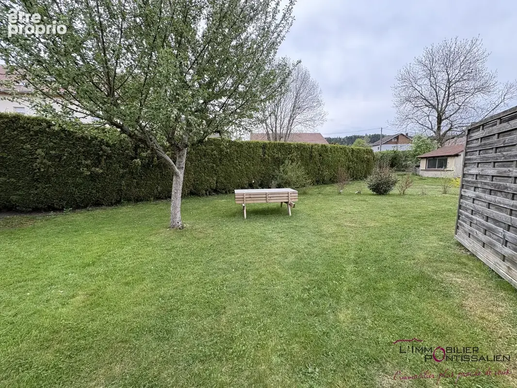 Sainte-colombe -  appartement de type 7 : 5 chambres, balcon, greniers, garage et parking - photo 22