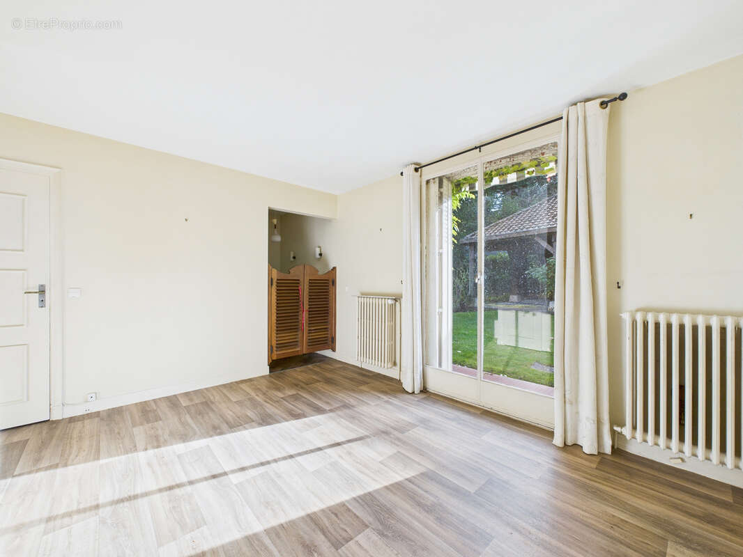 Maison à LA CELLE-SAINT-CLOUD