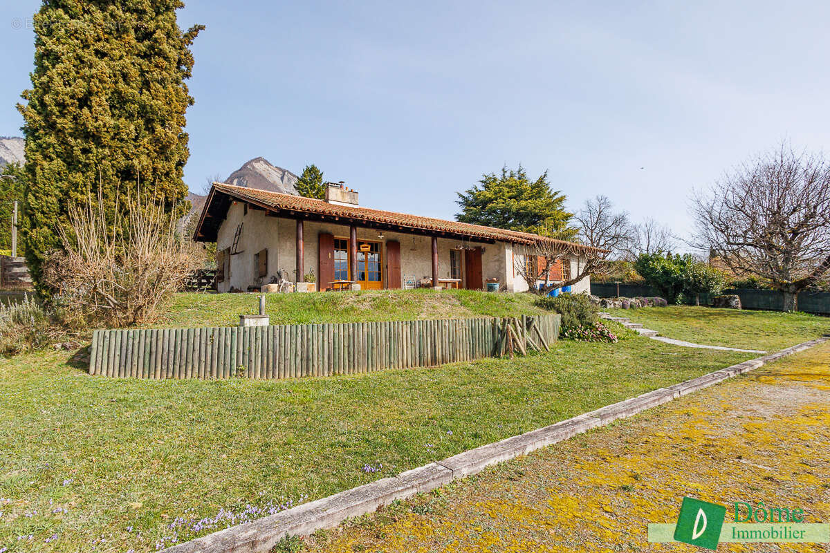 Maison à SAINT-ISMIER