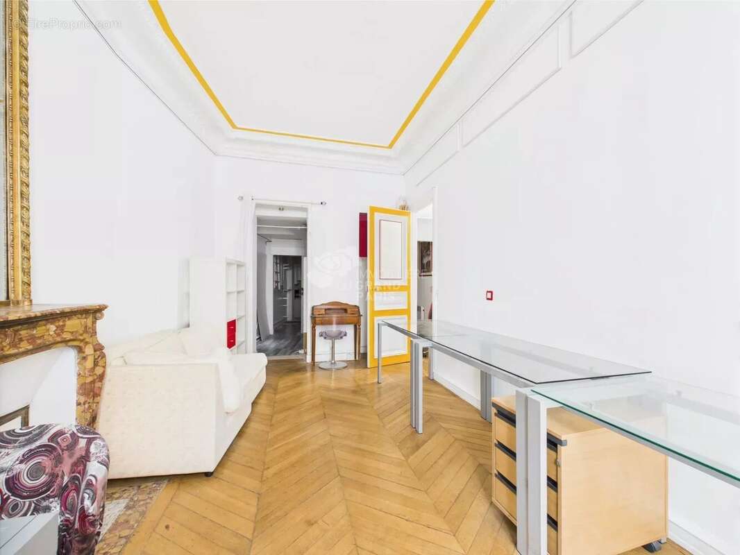 Appartement à PARIS-8E