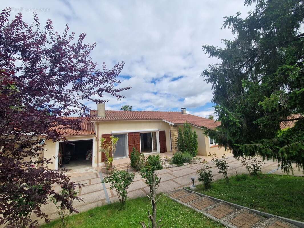 Maison à PESSAN