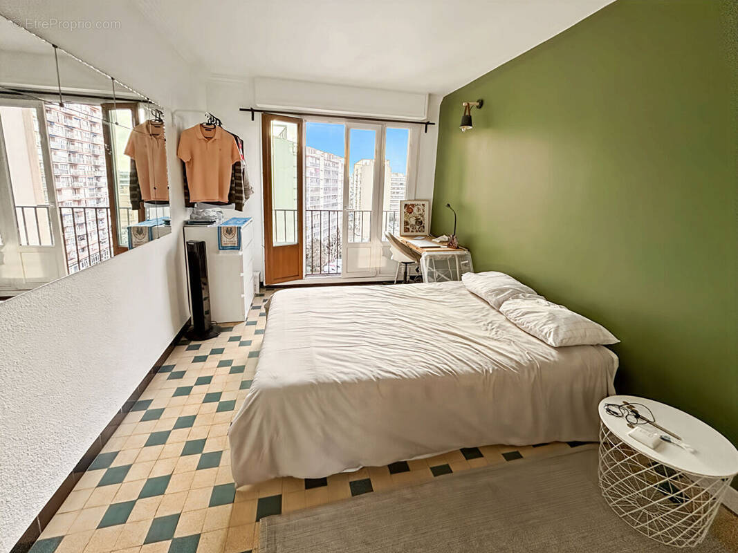 Appartement à MARSEILLE-5E