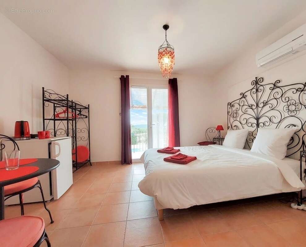 Maison à REGUSSE