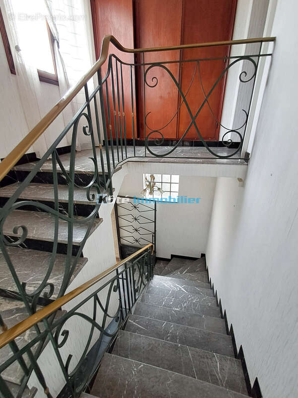 Tarbes maison de ville sur 1 etage avec cour interieure et garage - photo 9