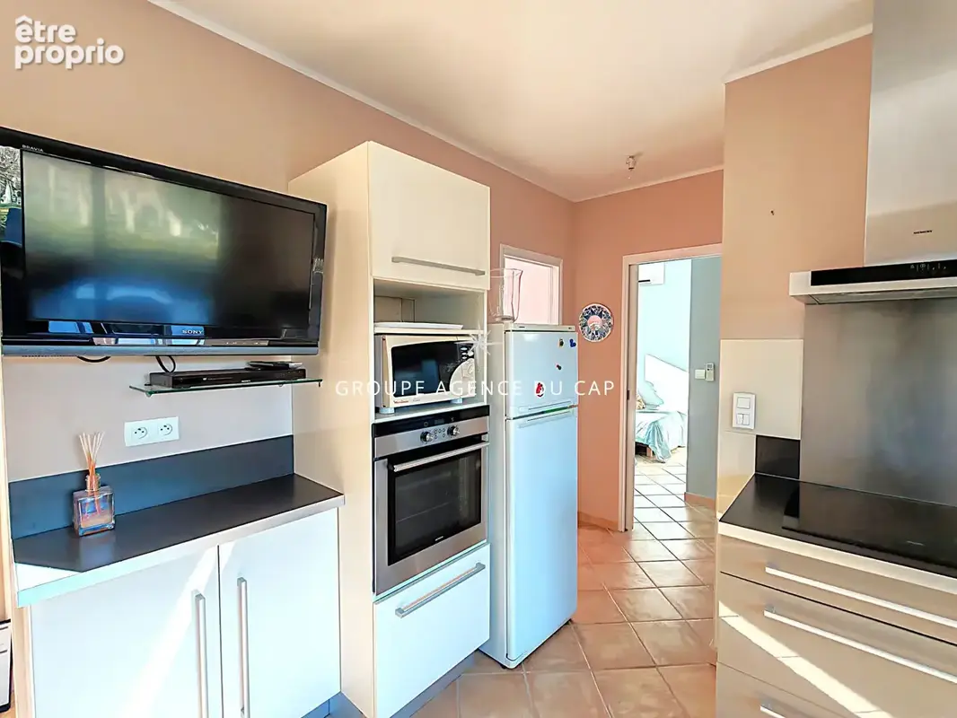 A vendre villa 7 pieces 4 chambres piscine appartement independant proche centre ville et bord de mer a saint aygulf - photo 16