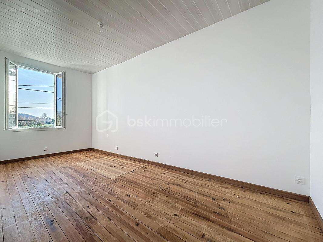 Authentique maison en pierre aux multiples possibilités - photo 8