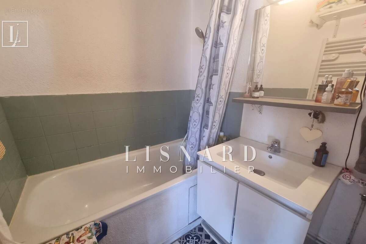 Appartement à VALLAURIS