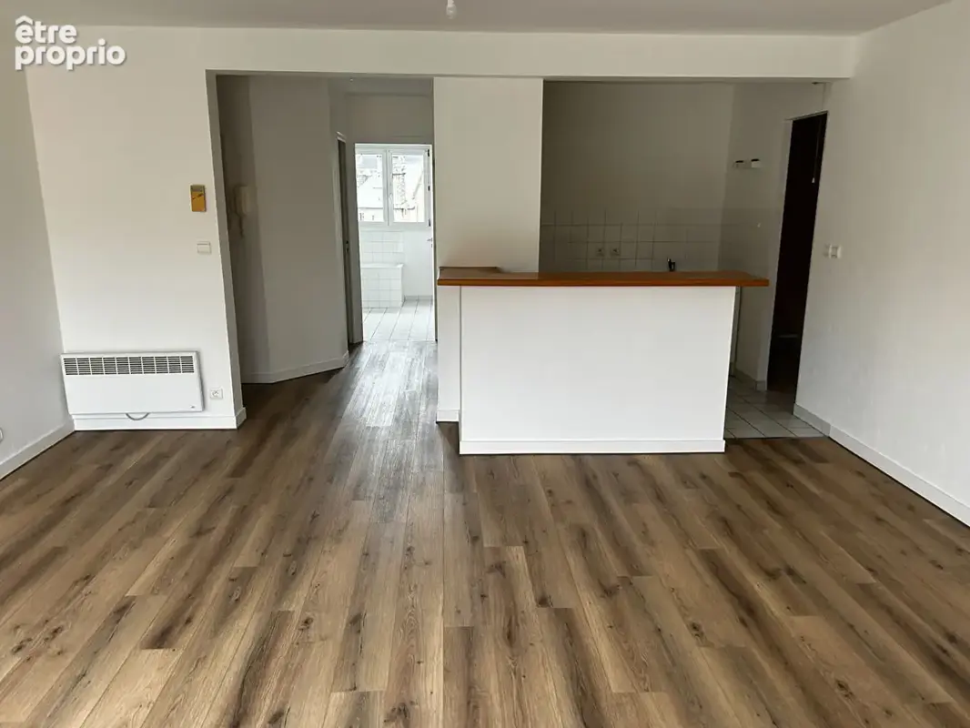 Appart T3 - Vues dégagées, 3ème et dernier étage avec ascenseur, garage. - photo 5