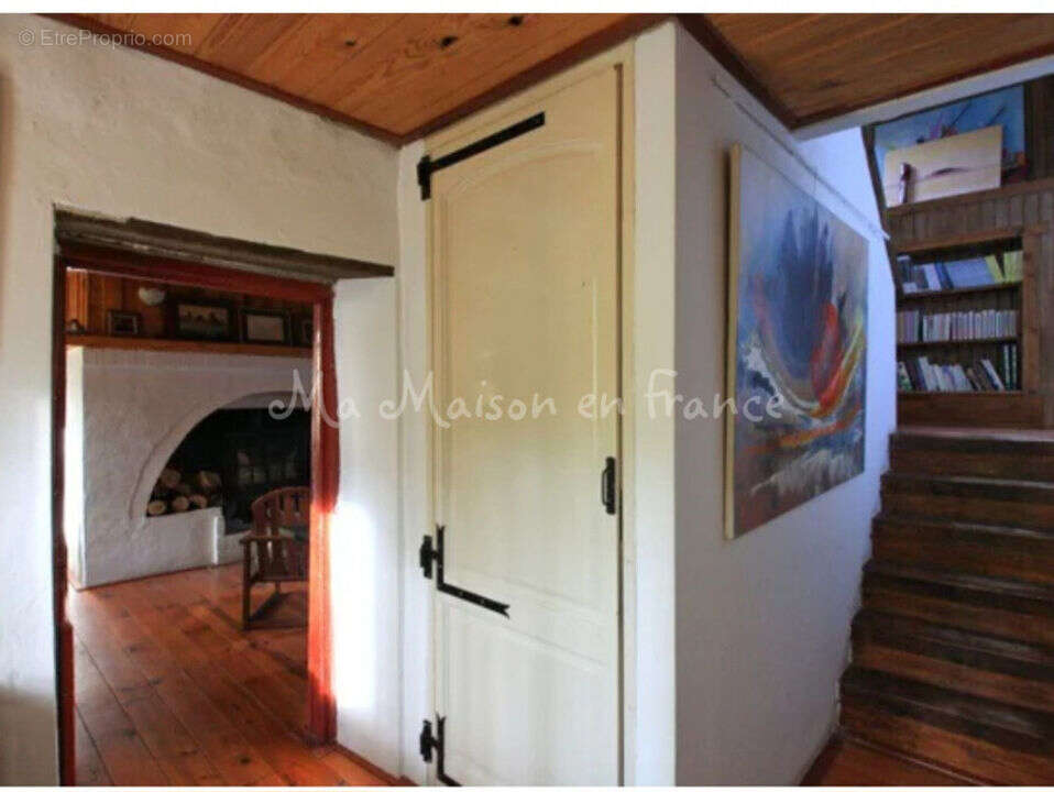 Maison à CHATEL-MONTAGNE