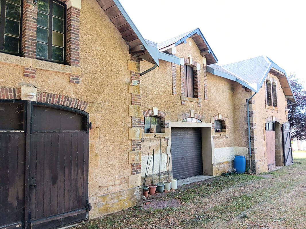 Maison à SAINT-REVERIEN