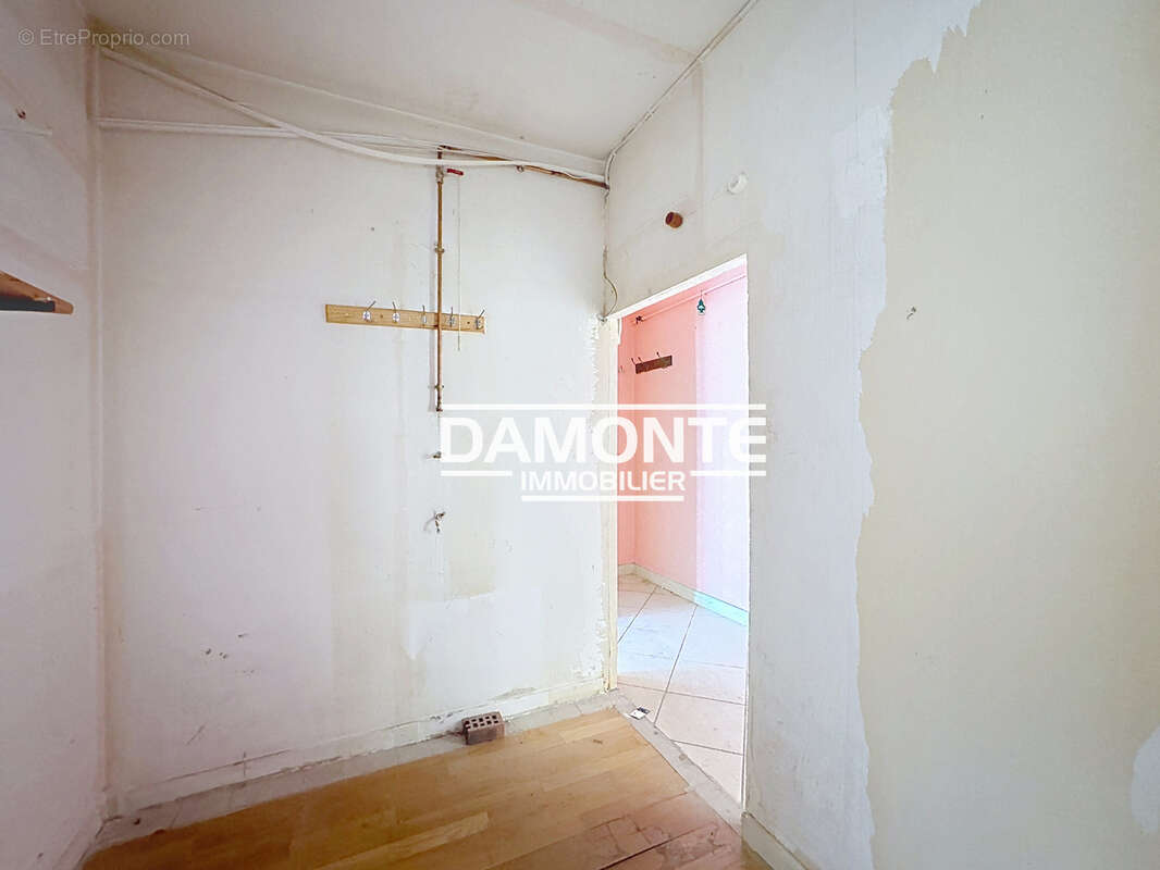 Appartement T4 - 85.17m2 - TROYES GARAGE BX - photo 4