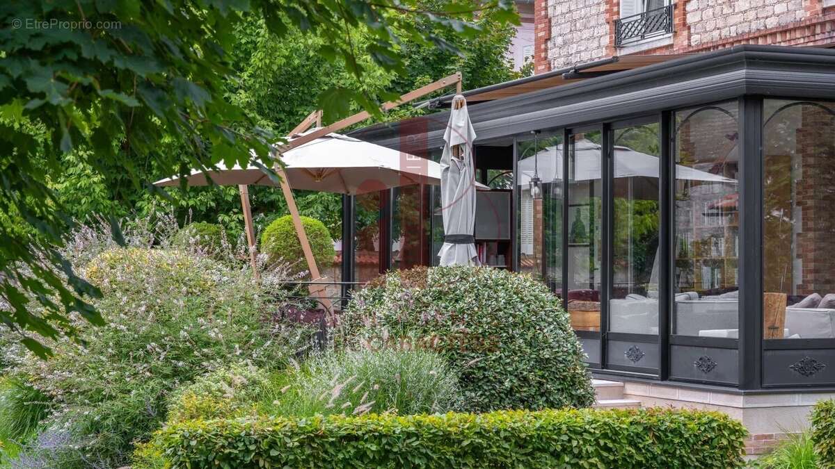 Maison à FONTAINEBLEAU