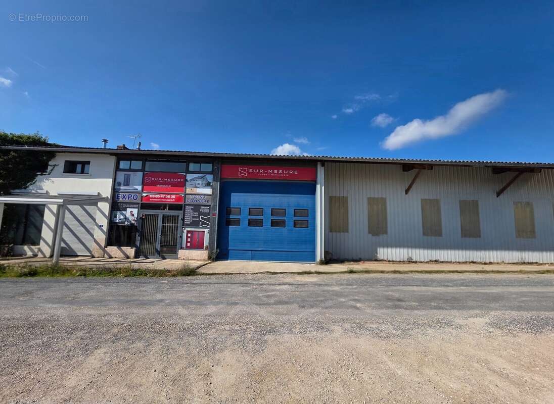 Autre à OUROUX-SUR-SAONE