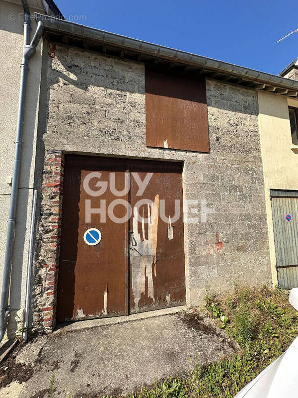 Parking à PERIERS