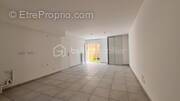 Appartement à NEYRON