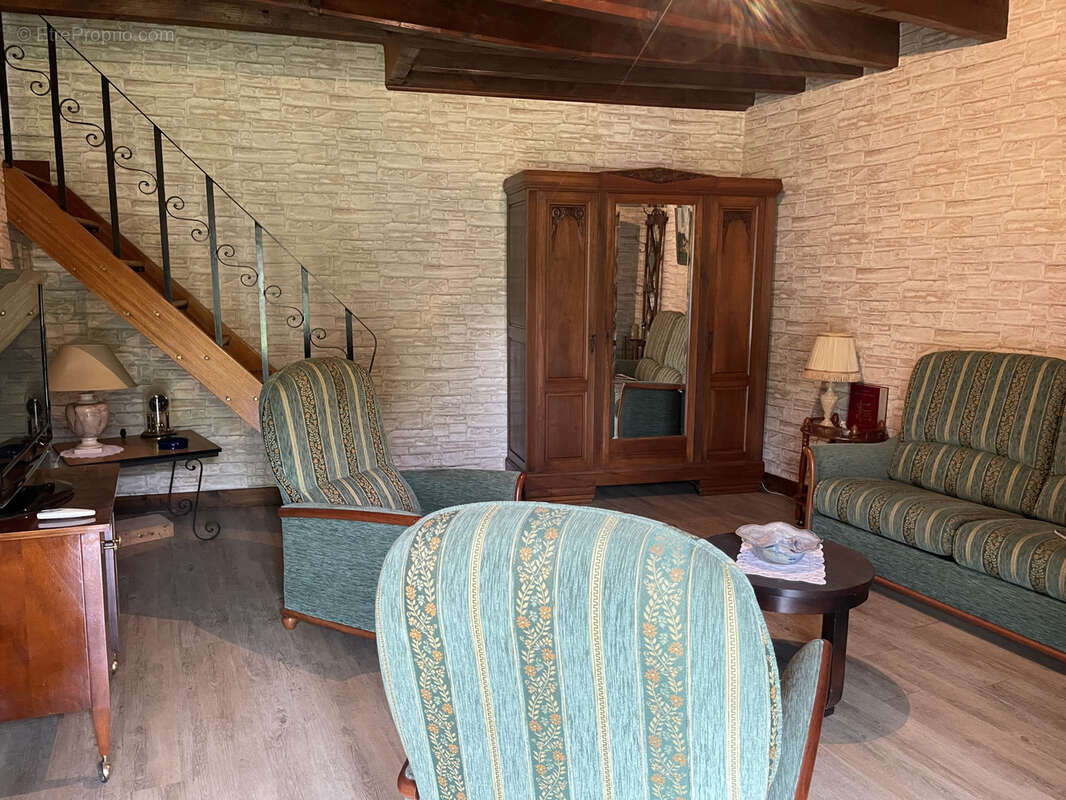 Maison à MEZIERES-SUR-ISSOIRE