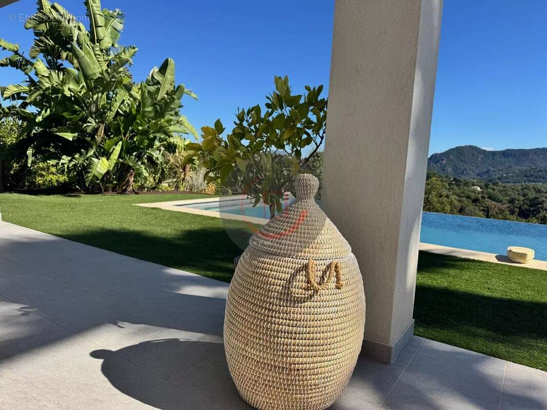 Maison à LES ADRETS-DE-L&#039;ESTEREL