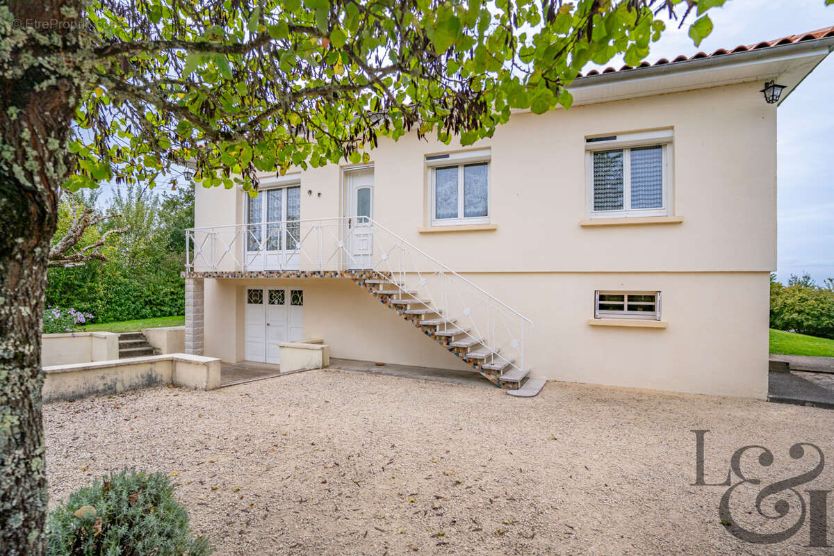 Maison à MONCLAR