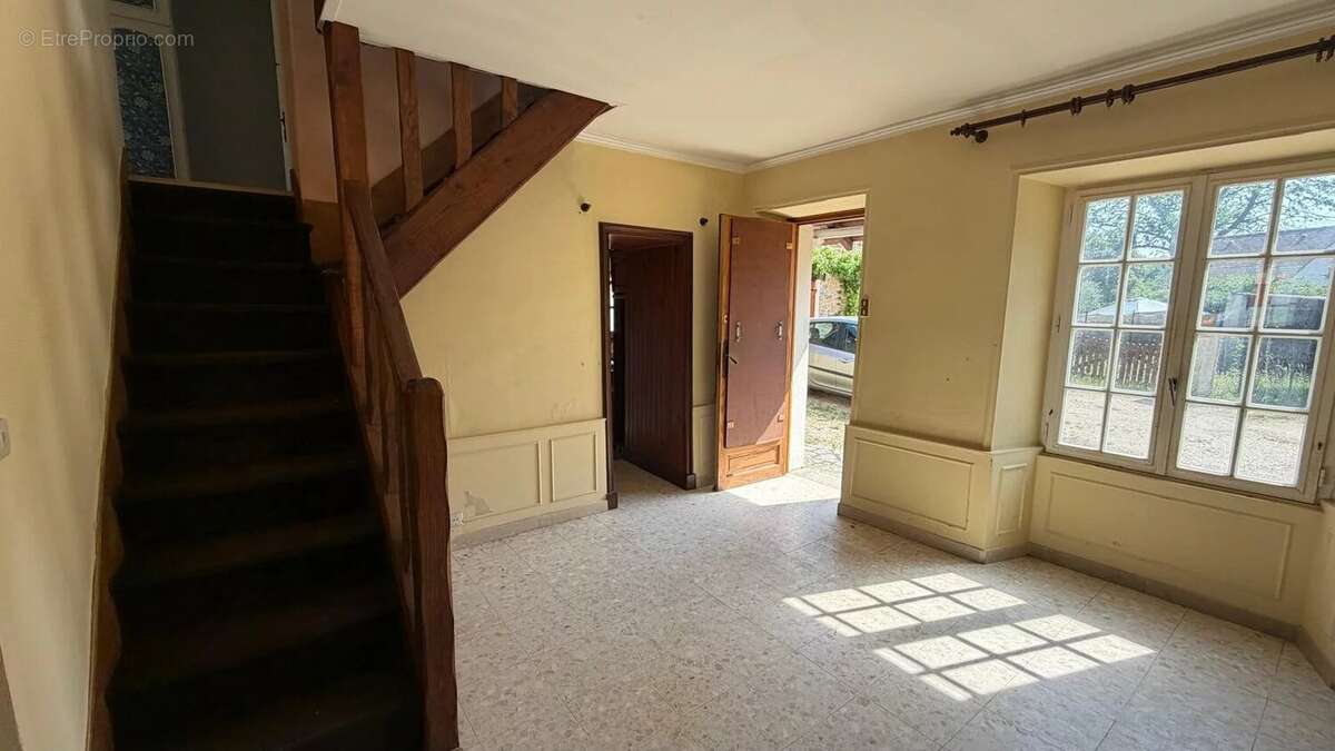 Appartement à DAMPIERRE-EN-YVELINES