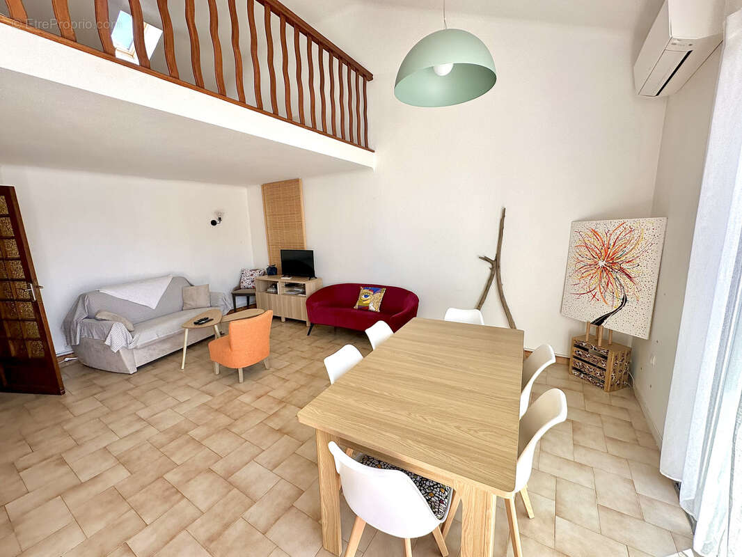 Appartement à MAUGUIO