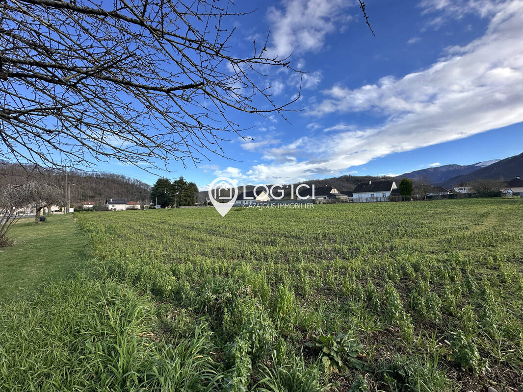 Terrain à MONTAUT