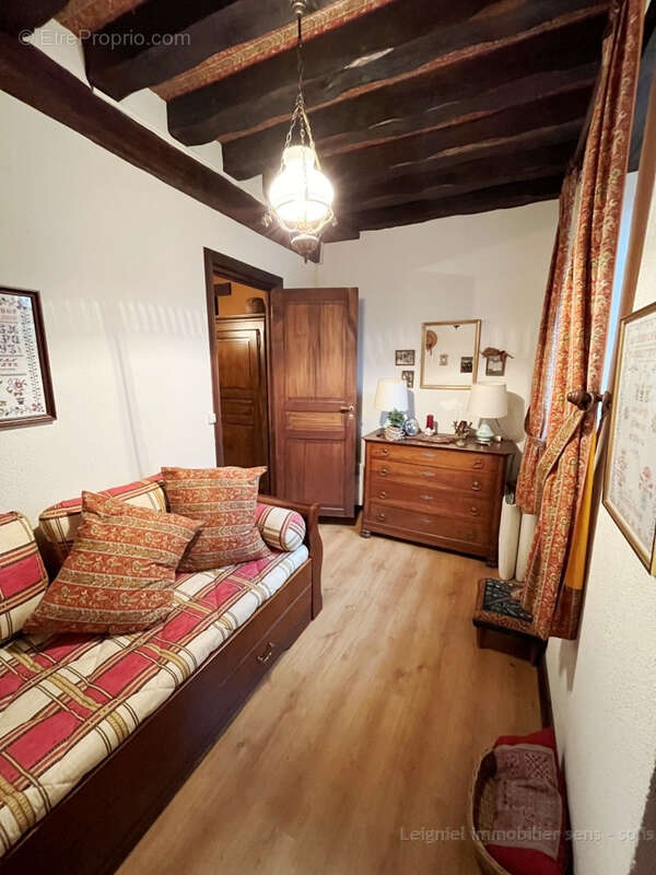 Charmante maison de campagne authentique sur son jardin de 1200 m2 et sa petite prairie - photo 11