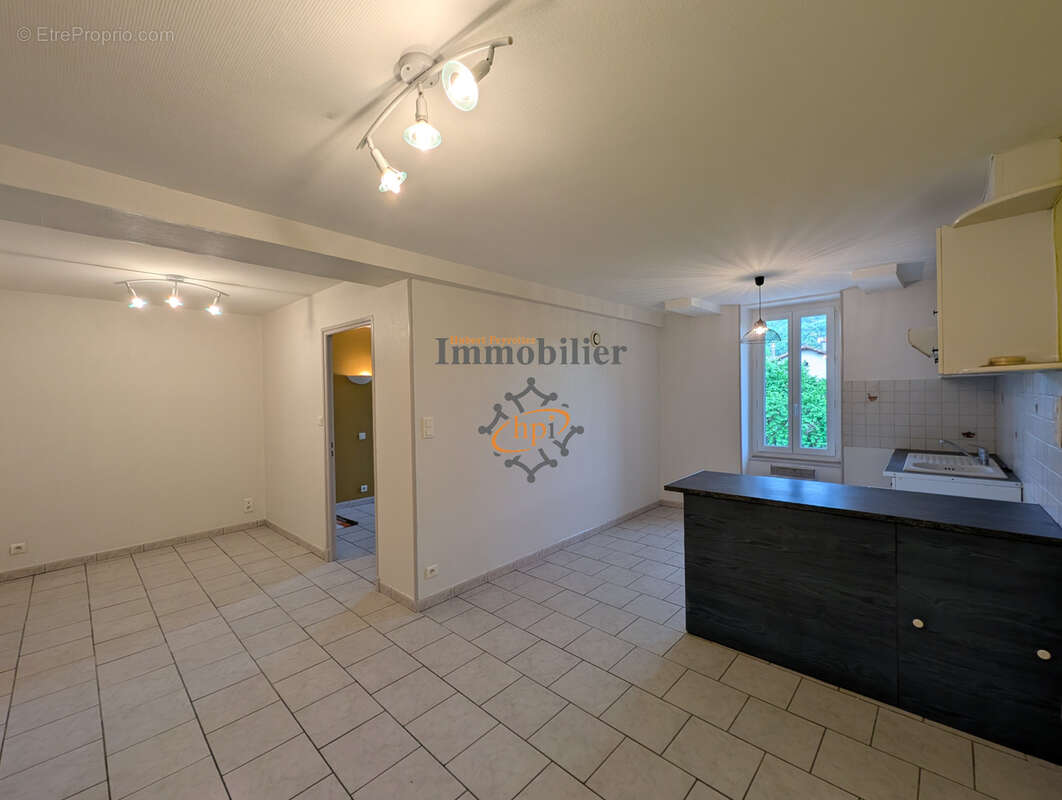 Appartement à SAINT-AFFRIQUE