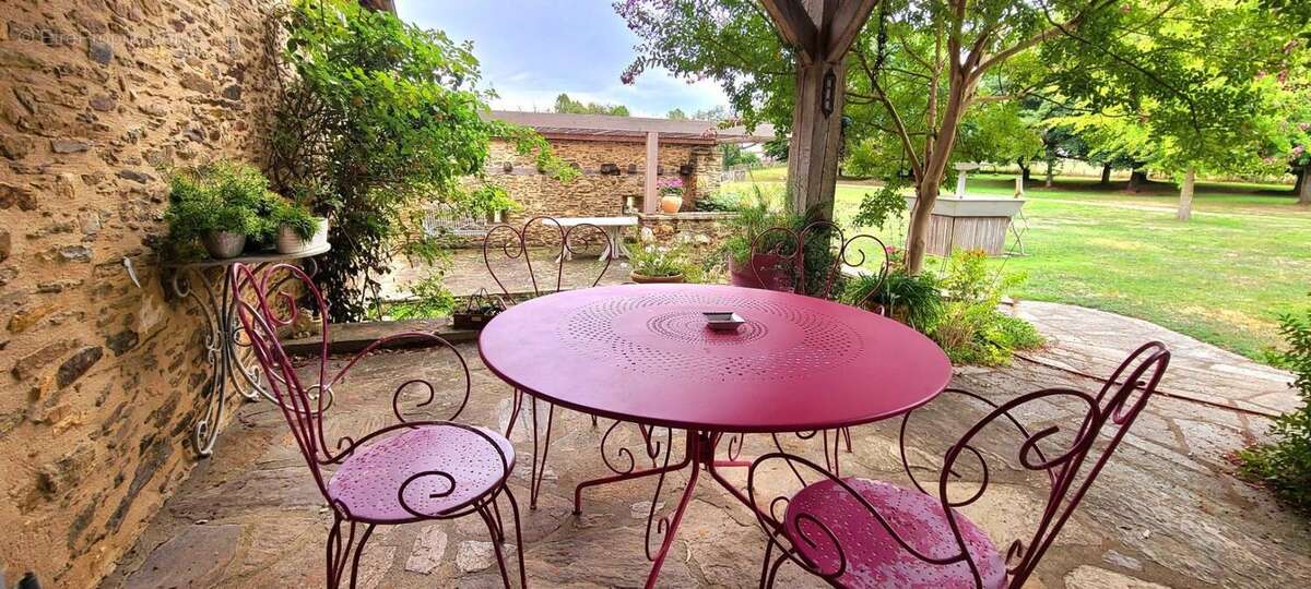 Maison à SAINT-YRIEIX-LA-PERCHE