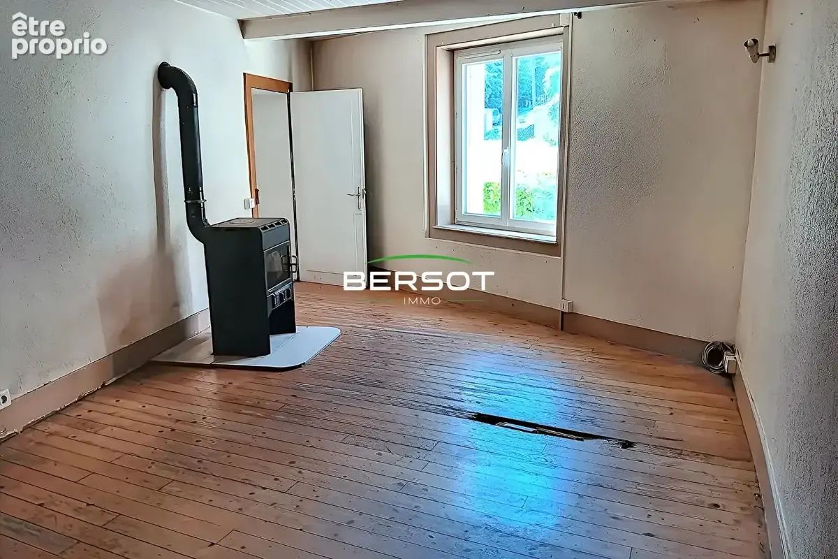 Maison de village avec deux appartements et un garage - photo 8