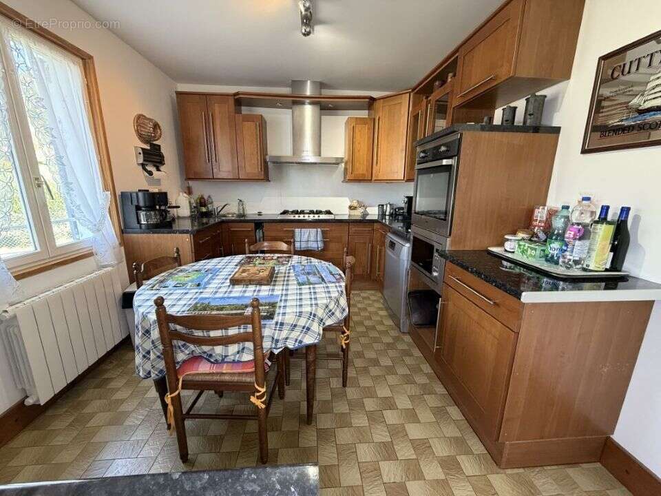 Maison à MONTSAUCHE-LES-SETTONS