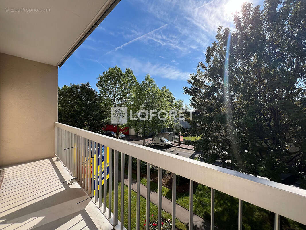 Appartement à MONTROUGE