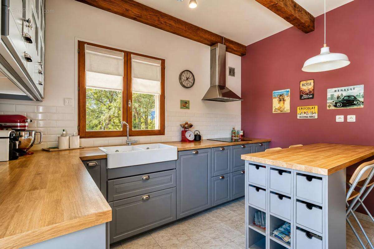 Maison familiale de 170 m² avec piscine à Primarette - photo 8