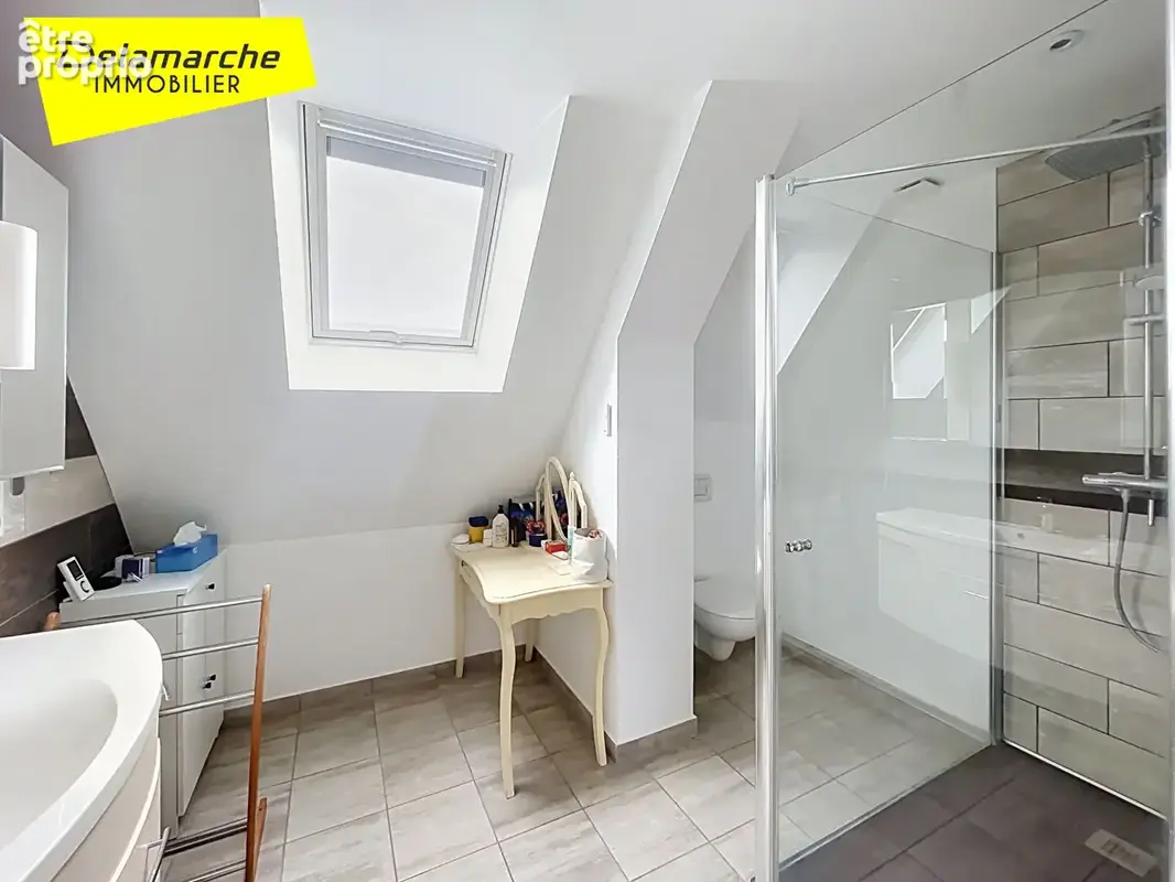 Propriété 7 pièces 5 chambres  avec piscine couverte  dépendances et terrain à Grandparigny (50600) - photo 13