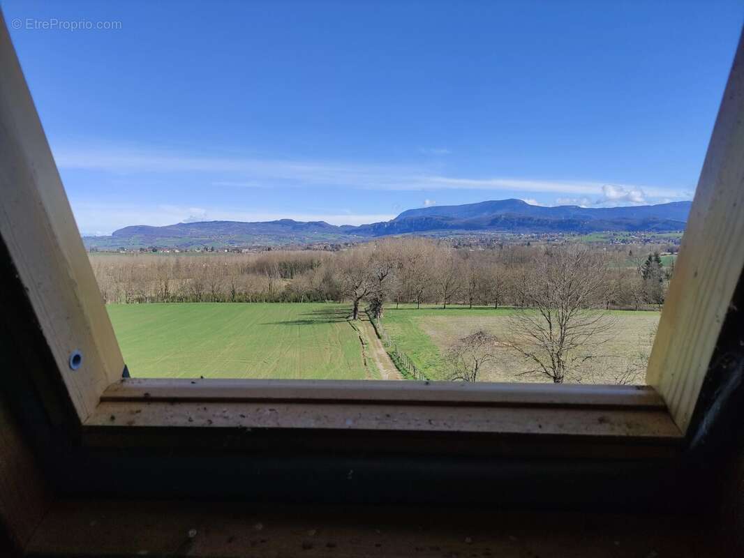 Appartement à SAINT-JEAN-D'AVELANNE