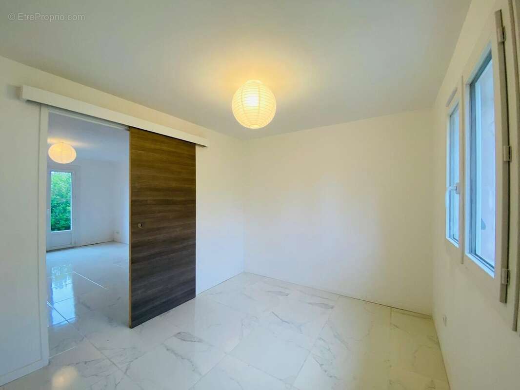 Maison à VILLENEUVE-SUR-YONNE