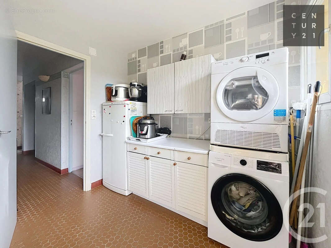 Maison 299 m² à Saint-Hilaire-Sous-Romilly  - photo 14
