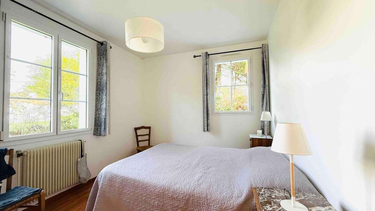 Saint Sauveur, au calme spacieuse maison sur une belle parcelle arborée - photo 17