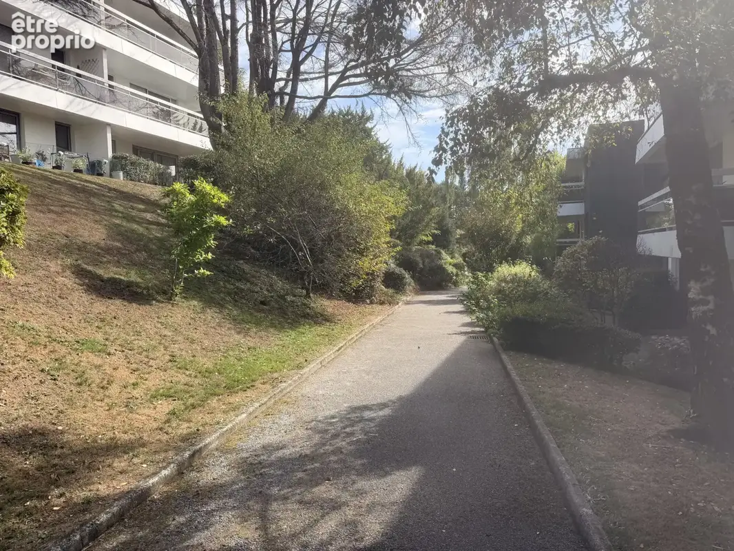 Vannes   Résidence Les Capucins   T3 et T1 bis au 1er étage avec terrasse Ouest, 2 parkings et box - photo 13