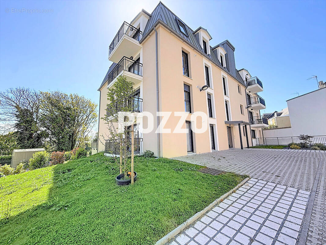 Appartement à DONVILLE-LES-BAINS