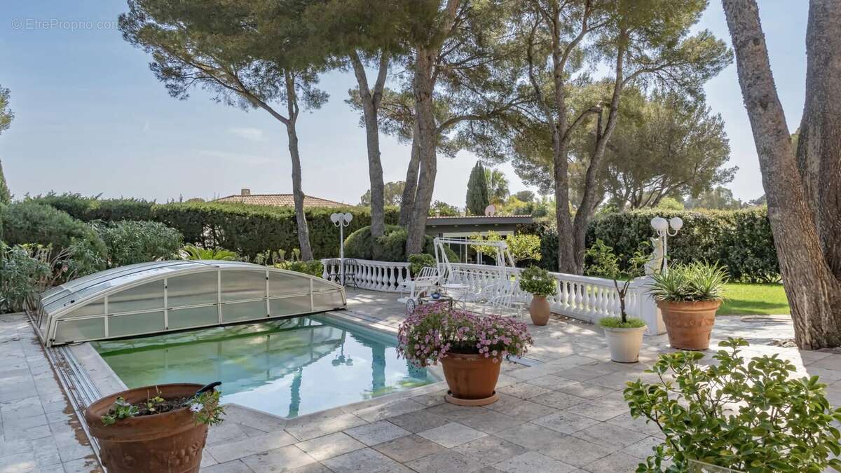 Maison à LES ISSAMBRES