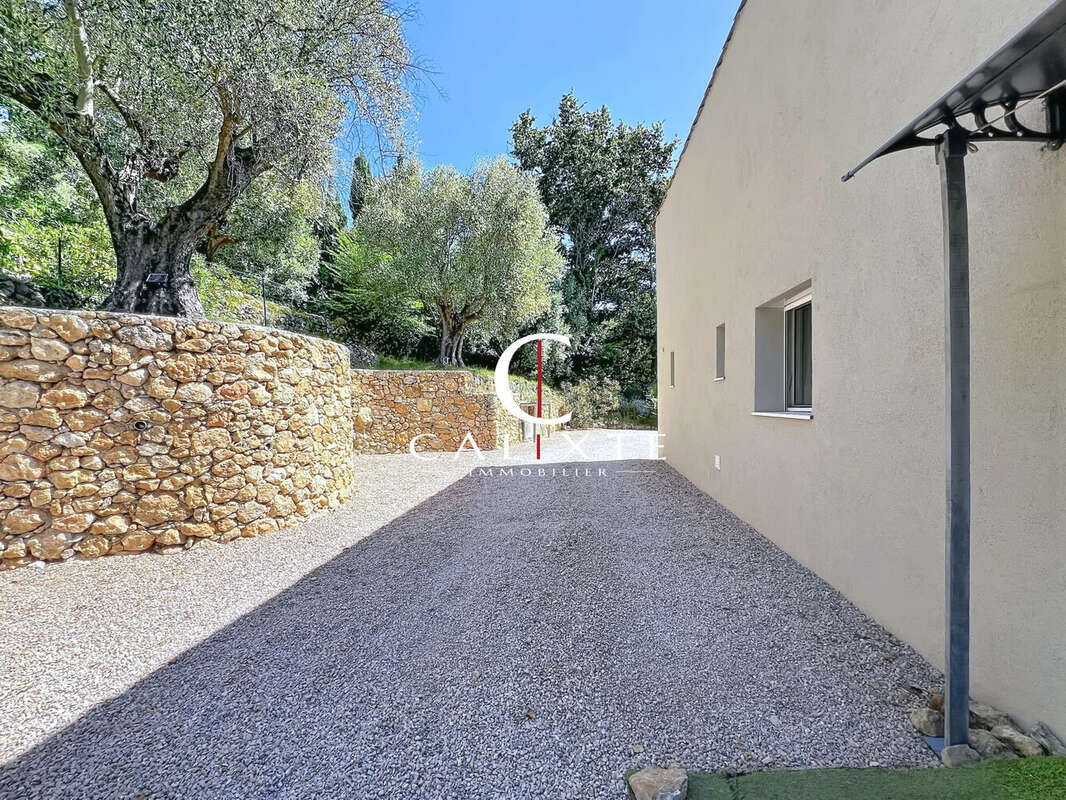 Maison 110 m² à Montauroux  - photo 5
