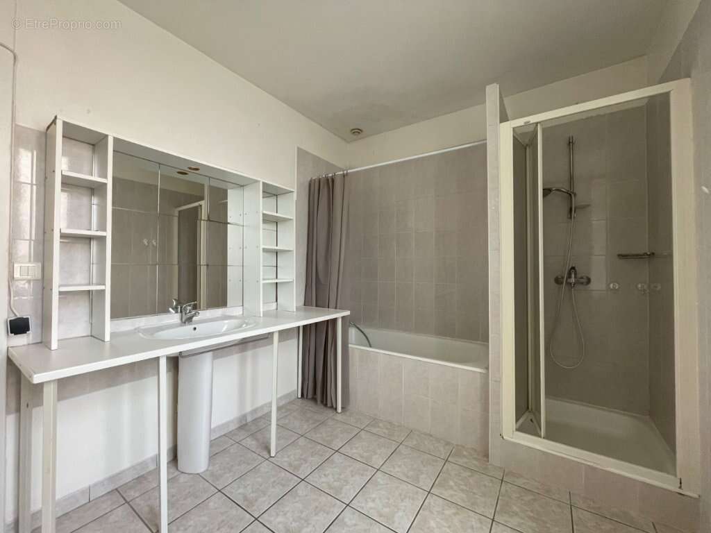 Maison à SAINT-ETIENNE-DES-OULLIERES