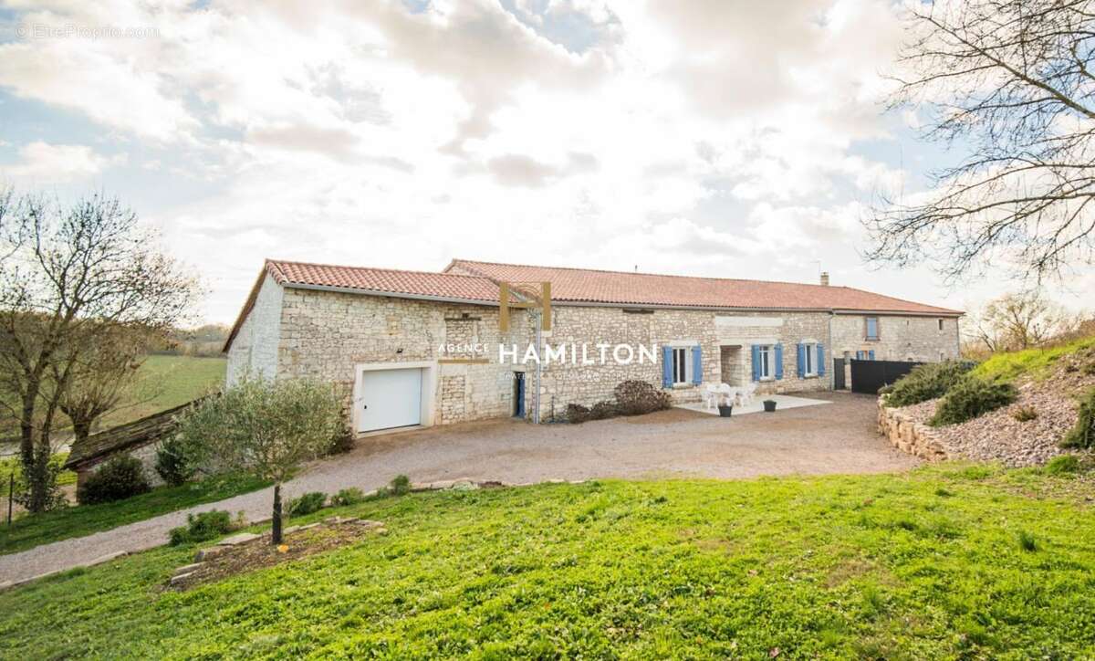 Maison à SAINTE-CROIX
