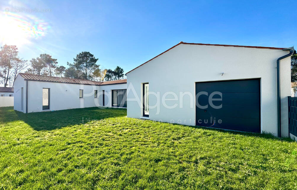 Maison à LES MATHES