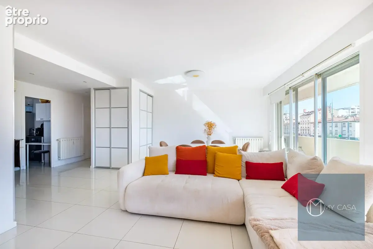 Villeurbanne - Appartement rénové de 91,17 m2 avec balcon - photo 3