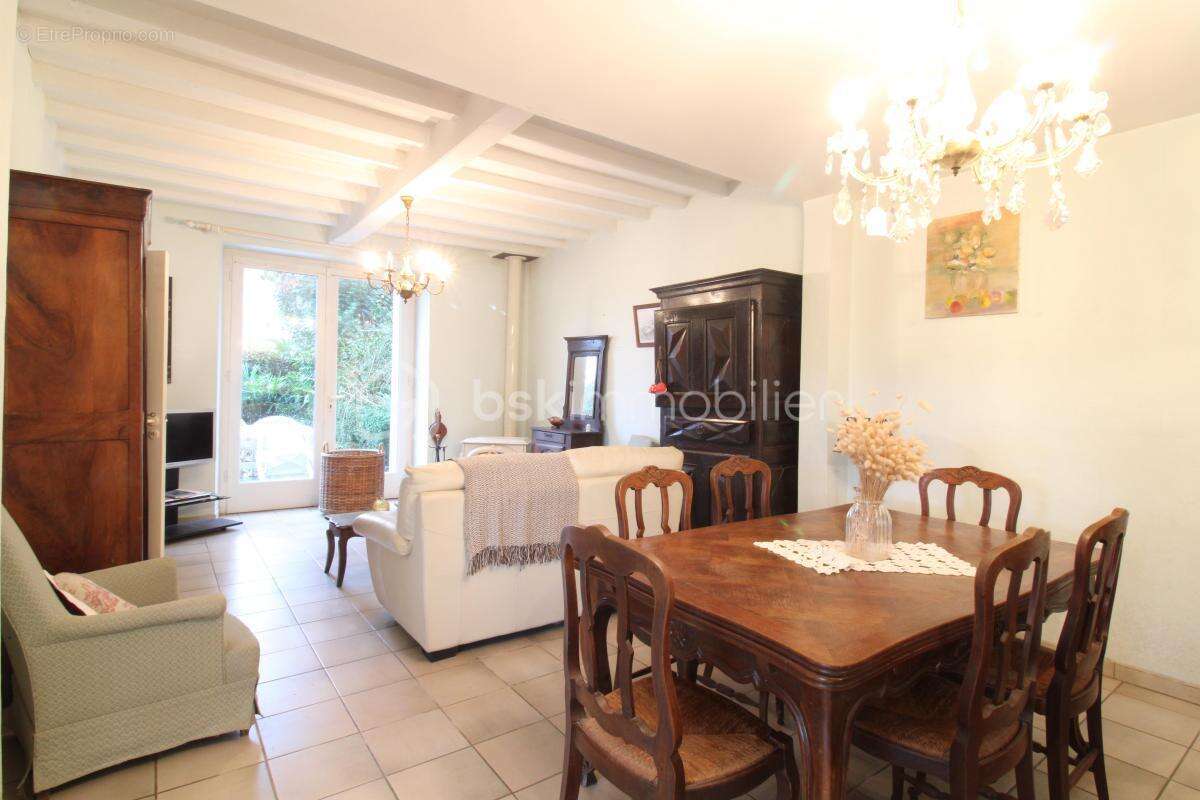 Maison à EUGENIE-LES-BAINS