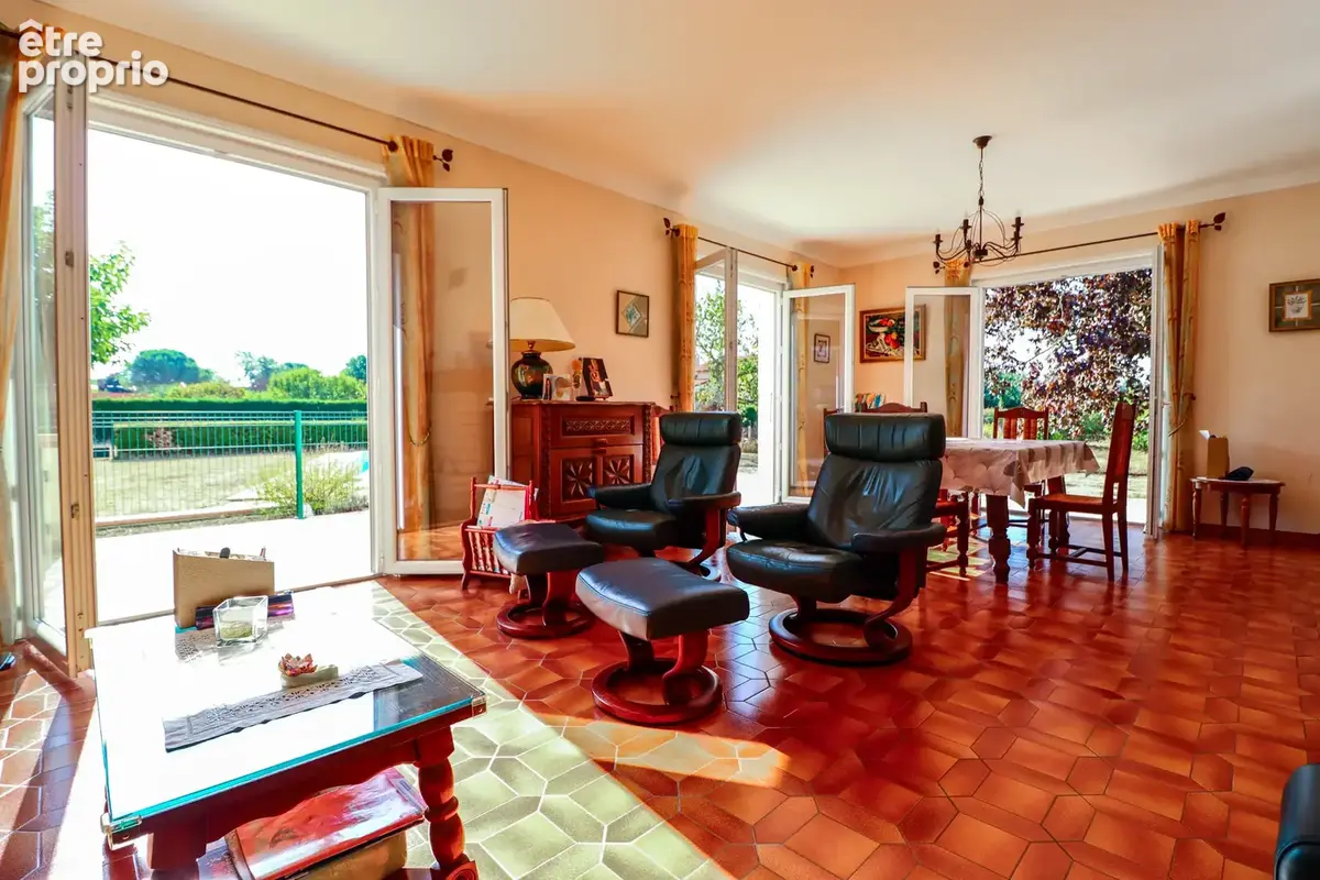 Maison familiale - 5 chambres - Piscine, double garage et grand jardin - photo 9